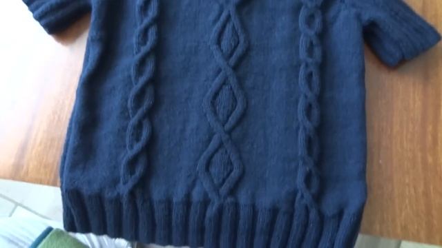 Вязание февраля. Тёмно-синий пуловер с короткими рукавами смотреть онлайн