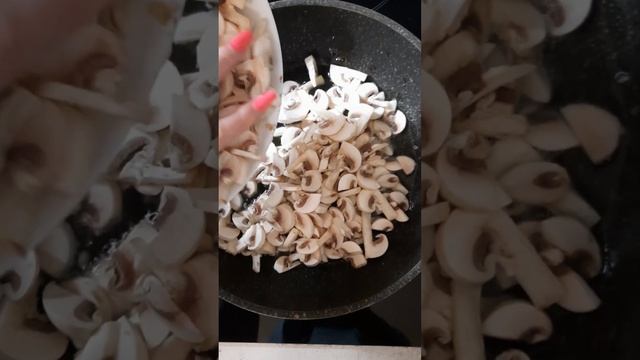 Легкий куриный? суп ? с грибами??? и плавленным сыром? за 30 минут.??? Приятного аппетита! ?????