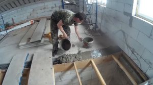 Заливка бетона между плитами перекрытия.   +   суета  на участке