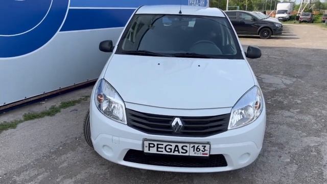 RENAULT SANDERO, 2012, белый, 680 000 руб.