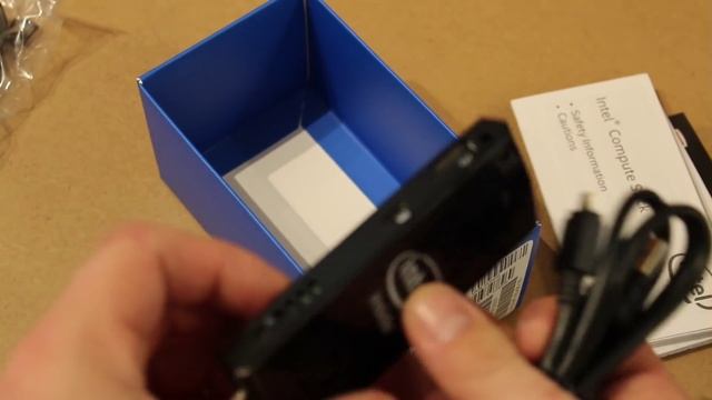 Intel Compute Stick Windows 10 Unboxing | First Startup Review смотреть онлайн