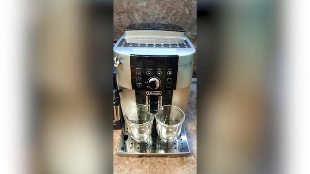 Кофемашина De'Longhi ECAM 250.23.SB смотреть онлайн