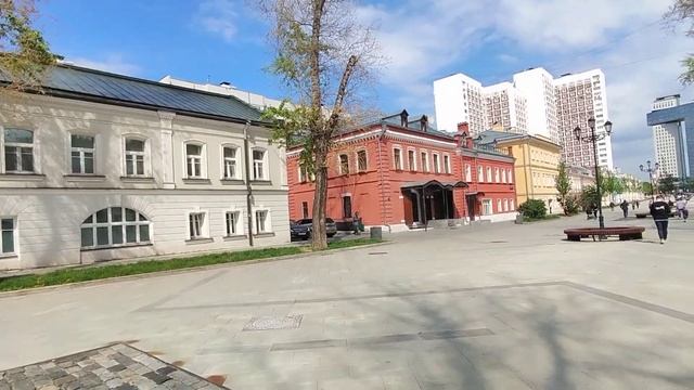 Школьная улица//Москва//1 июня 2022 г. смотреть онлайн