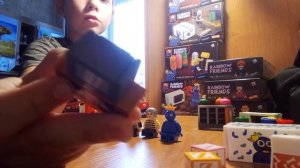 показываю 8 лего наборов из роблокса радужные друзья