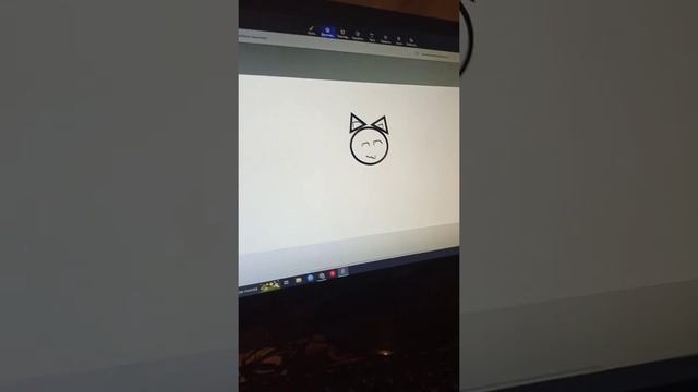 лысая кошка.рисует в Paint 3D. смотреть онлайн