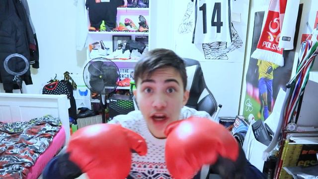 OPENING MY PRE ORDER FUT HEROES UPGRADE + 86+ FUT CHAMPIONS RED PLAYER PICK!!! FUTmas Day 1 FIFA 22 смотреть онлайн