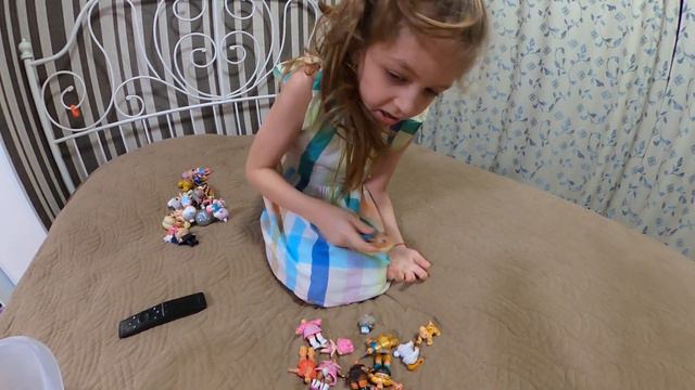 Мисс Софийка участвует в челлендже ,знает ли она свои игрушки. смотреть онлайн