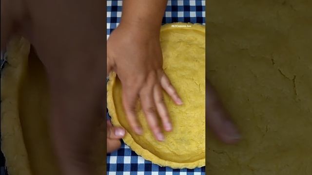 Пироги с черешней и кокосовым кремом