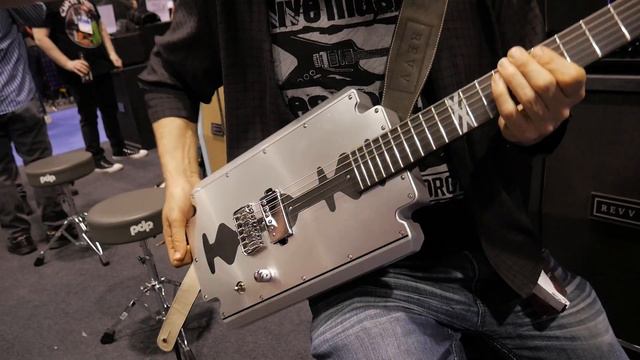 Alex Skolnick Has Opinions on the MGK Razorblade Guitar | NAMM 2024 смотреть онлайн