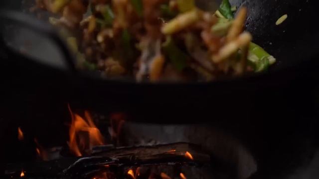 挖5斤竹筍，二弟做“筍子燒肉”，脆爽鮮嫩，一大盤都不夠吃！ 【鐵鍋視頻】 смотреть онлайн