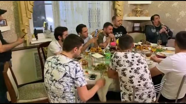 Еще одно видео от Юры Сумгаитского с друзьями Новинка смотреть онлайн