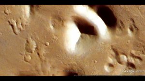 огромная пирамида на марсе