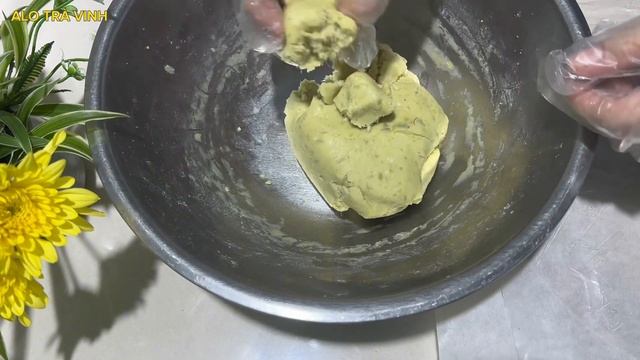 Làm Bánh Khoai Lang Chiên kiểu này Giòn Rụm Ngon hơn Chuối Chiên - Sweet potato cake смотреть онлайн