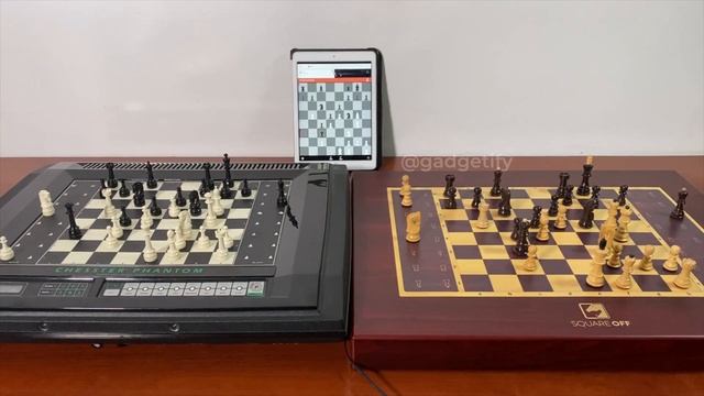 Square off vs. Fidelity Phantom 6126 Chesster Chess Robot -- Gadgetify смотреть онлайн