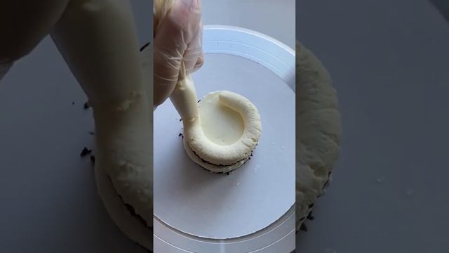 Сборка бенто торта с 《бананом и карамелью》 #сборка #сборкаторта смотреть онлайн