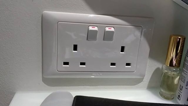 О розетках в отеле на Кипре смотреть онлайн