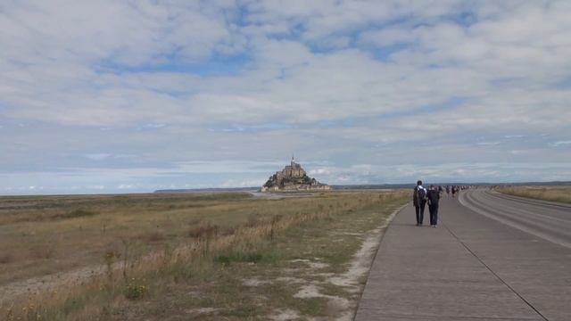 ДОРОГА к Мон-Сен-Мишель. Первые впечатления Mont-Saint-Michel смотреть онлайн