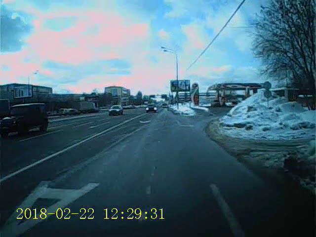 Видеорегистратор в зеркале AVS0450DVR | условия записи: внешняя камера, день, город смотреть онлайн