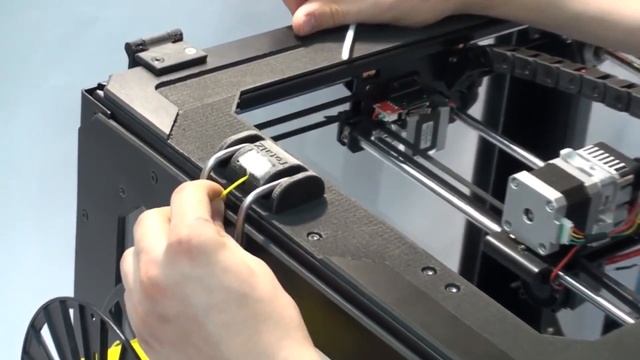 Инструкция по загрузке пластика в 3D принтер Total Z Anyform 250 смотреть онлайн