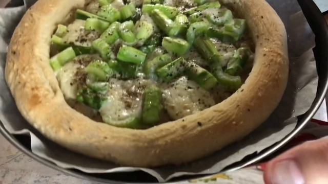 Піца зі спаржею та стеблами селери! Мій авторський рецепт! #піца #рецепт #спаржа #україна