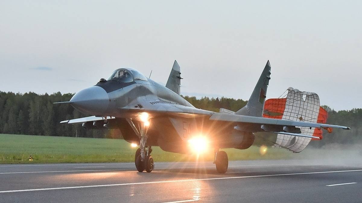 DCS Миг-29С приземление. смотреть онлайн