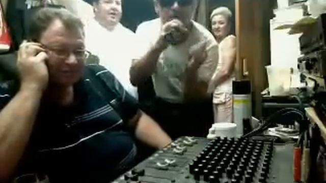 Плачет Азия - поет Володя из Америки смотреть онлайн