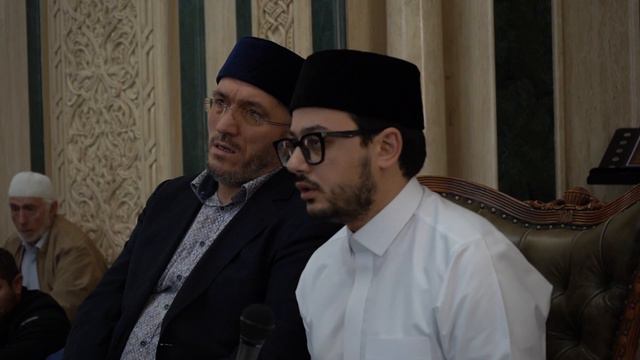 Др Шихабудин и Мустафа Атыф посетили г. Каспийск, прочитали лекцию в Мечети имени шейха Саид Афанди смотреть онлайн