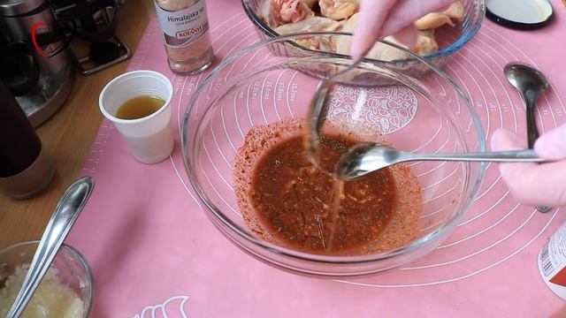 Ono kad vam cela kuća zamiriše . Pileča krilca u  marinadi pečena u rerni...prsti se ližu смотреть онлайн