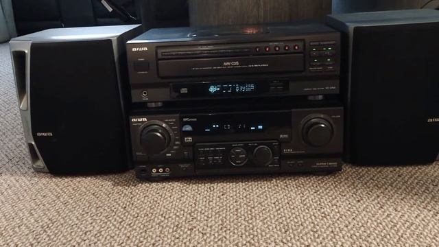aiwa 5-disc CD changer & AV-D58 Reciever смотреть онлайн
