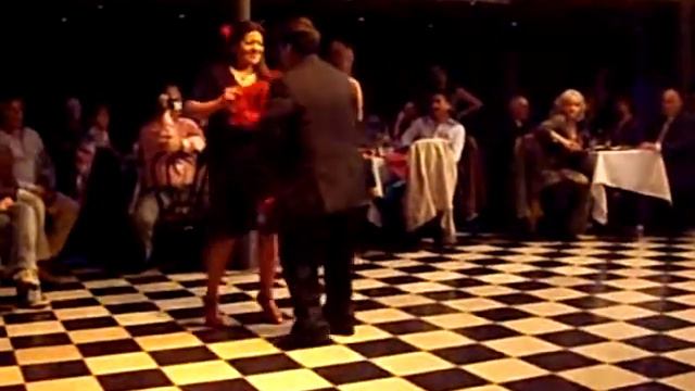 Buenos Aires Tango Club - Grupo Folklorico - Cueca brava.AVI смотреть онлайн