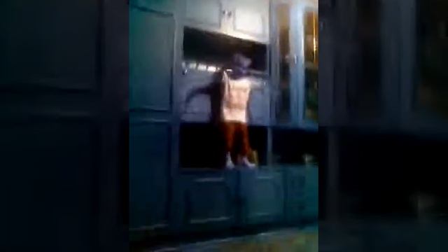 3 Летный Танцор Адам , из Кеди смотреть онлайн