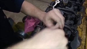 Снятие и установка  топливных форсунок на двигателе CAT C7