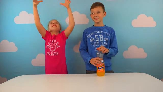 БУТЫЛКА ВОДЫ ЧЕЛЛЕНДЖ Water Bottle Flip Challenge смотреть онлайн