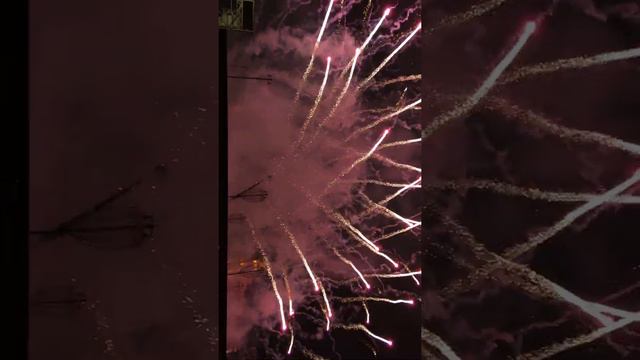 Новый год Москва 2020 салют смотреть онлайн
