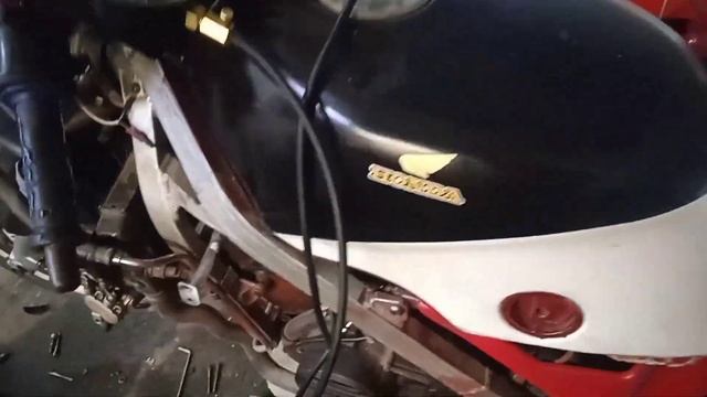 Honda VFR 400 NC24 синхронизация карбов смотреть онлайн