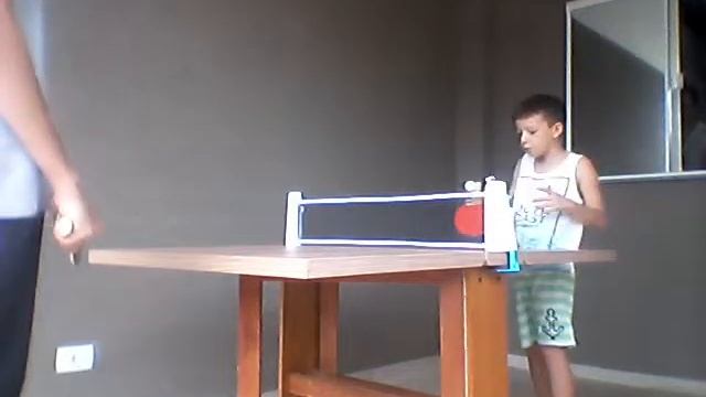 Jogando pingui-pongui com o meu melhor amigo смотреть онлайн
