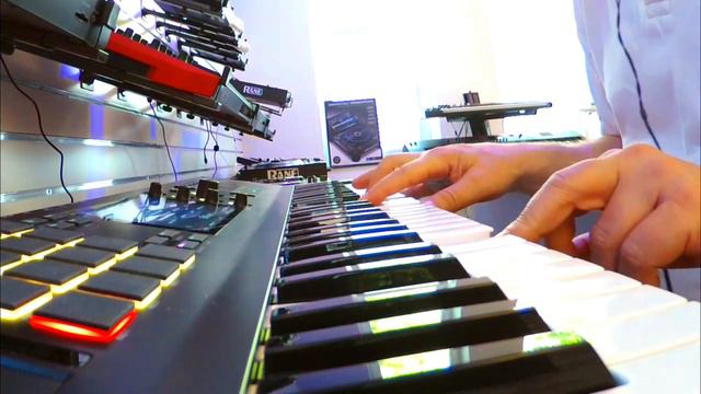 Did you know the AKAI MPC Key 61 can do this? смотреть онлайн
