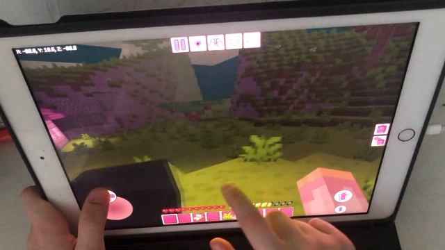 Играю в Kawaii World на выживание