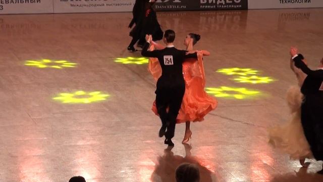 Головченко Илья - Богославская Кристина Чемпионат РТС Взрослые Стандарт 1/4 Квикстеп смотреть онлайн