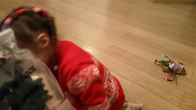 Дед Мороз принес подарки смотреть онлайн
