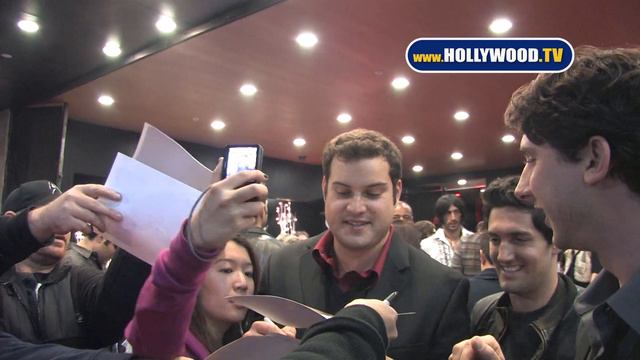 Max Adler Signs Autographs at Supperclub смотреть онлайн