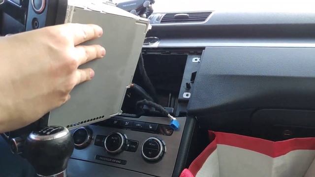 Como instalar rádio Android numa VW Passat B7 // How to install Android radio on VW Passat B7 смотреть онлайн
