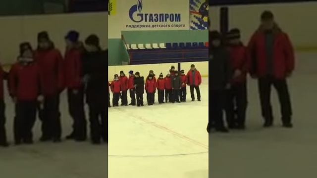 Награжден лучший игрок хоккейной команды смотреть онлайн