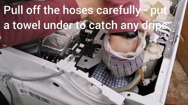 How to replace 3-way valve (part 1249472141) on an AEG Lavamat washer/dryer смотреть онлайн