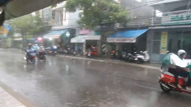 Ливень в Нячанге