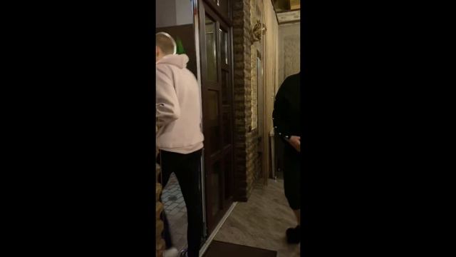 БОМЖИХУ УВЕЗЛИ В ПСИХУШКУ ! СОШЛА С УМА! смотреть онлайн