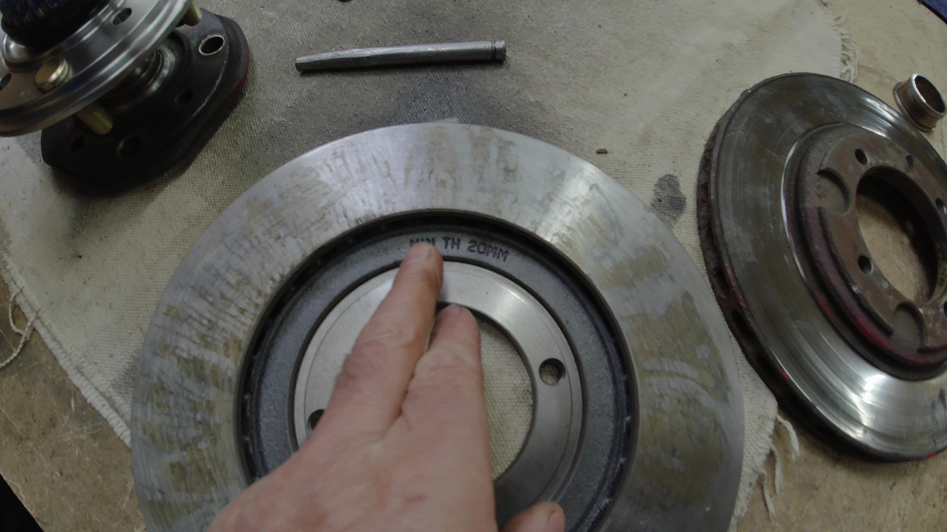 Замена тормозных дисков на переднеприводном автомобиле своими руками смотреть онлайн