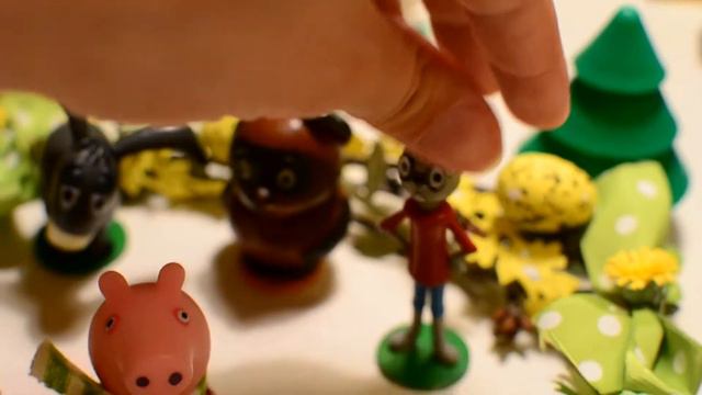 Свинка Пеппа, Джордж, Винни Пух и его друзья, а также дедушка Свин празднуют Пасху! смотреть онлайн