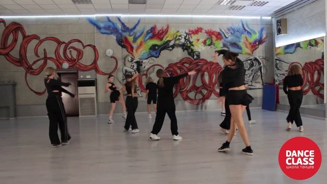 Vogue Choreography In Dance Class Studio