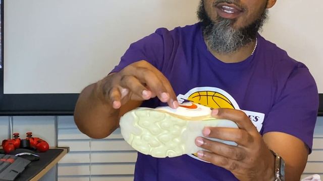 TRAVIS SCOTT AIR MAX 720 (TD) REVIEW AND MALL PICK UP ! смотреть онлайн